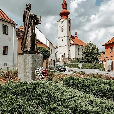 Hotel Na Knizeci Husinec Husinetz