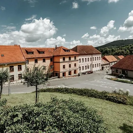 Na Knizeci Husinec Hotel