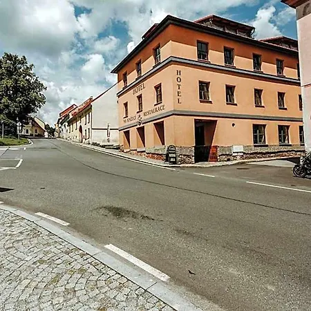 Hotel Na Knizeci Husinec 3*