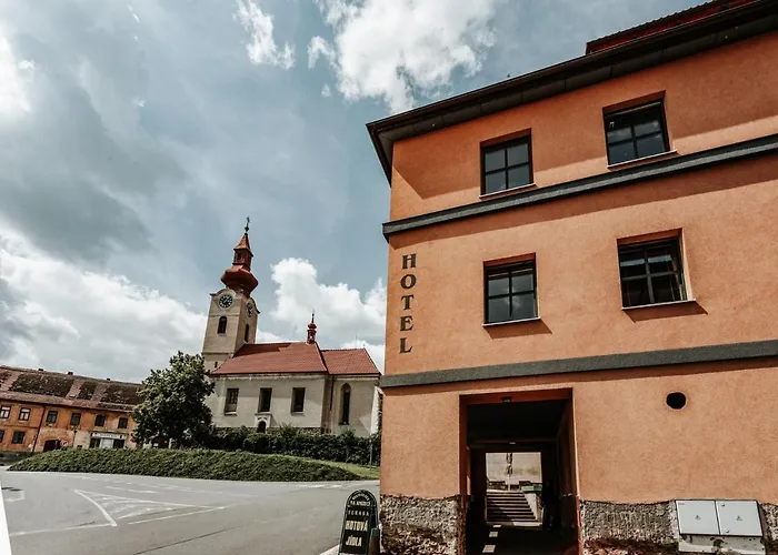 Na Knížecí Husinec 3*